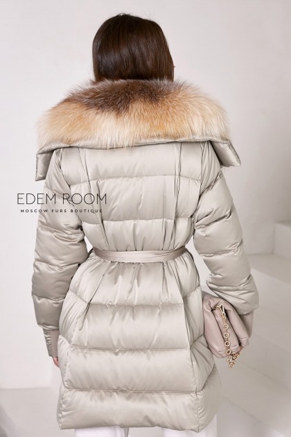 женский пуховик с поясом