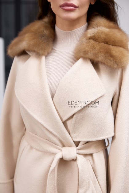 элитное пальто с мехом куницы