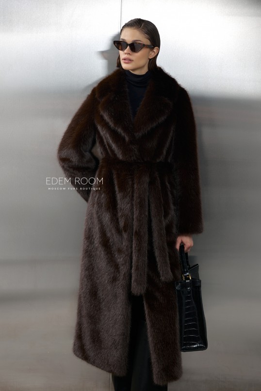 длинная шуба под пояс из искусственного меха 