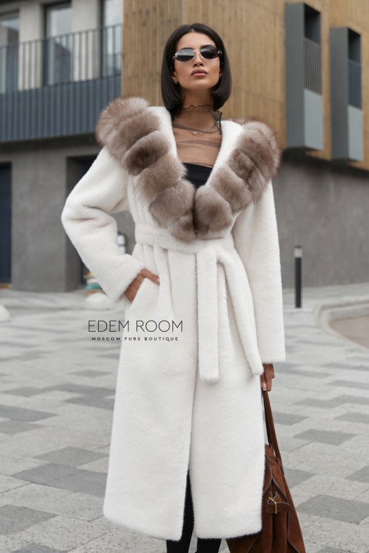 шуба из искусственного меха  с натуральным песцом