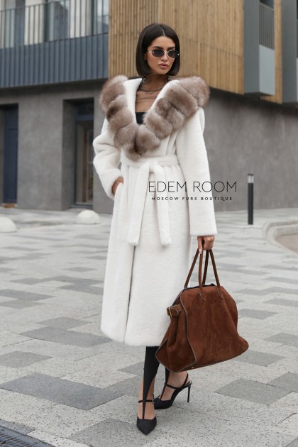 шуба из искусственного меха  с натуральным песцом