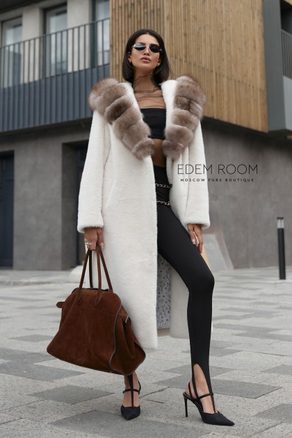 шуба из искусственного меха  с натуральным песцом