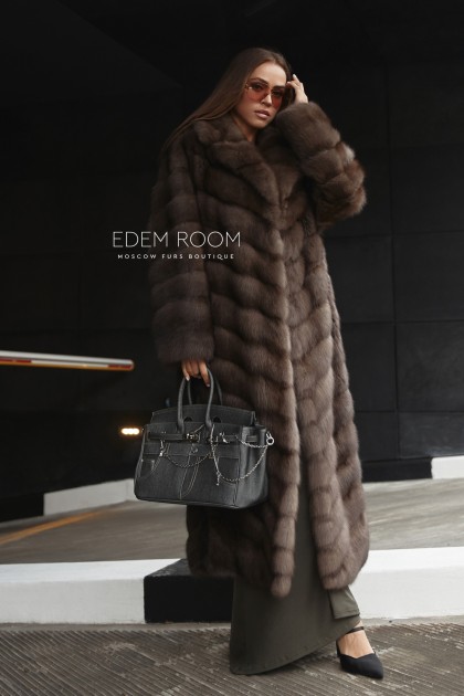 длинная шуба из куницы