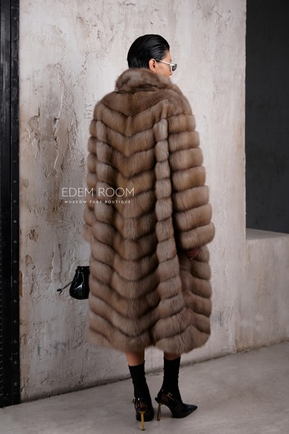 Шуба из куницы ниже колен