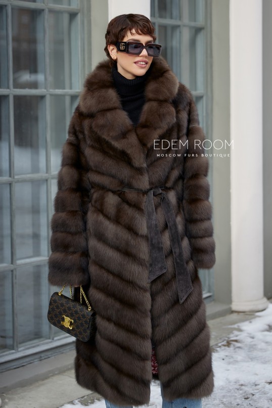 длинная шуба из куницы