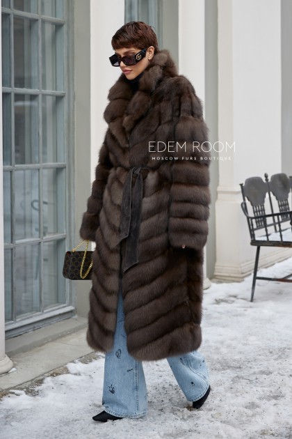 длинная шуба из куницы