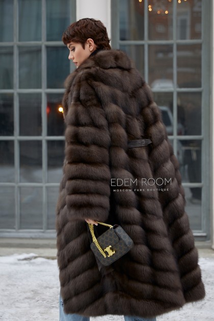 длинная шуба из куницы