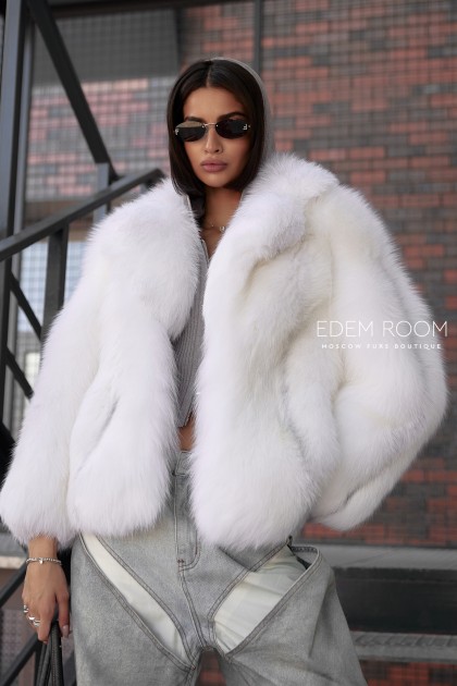 короткая шуба из белой лисы
