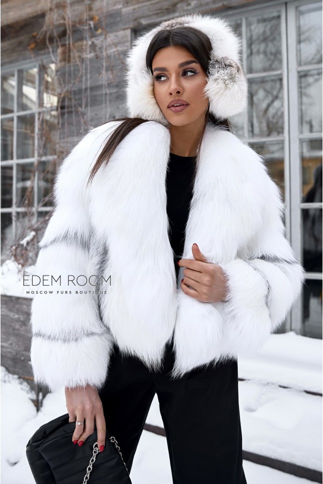 короткая шуба из белой лисы