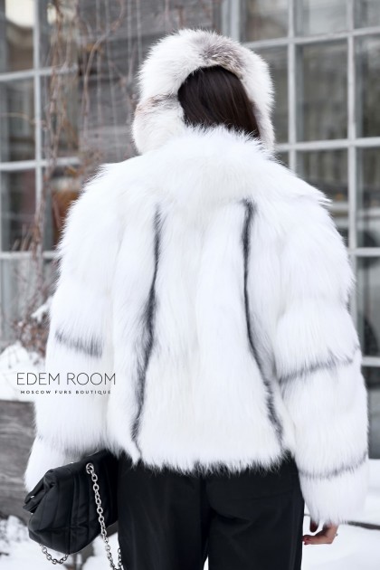 короткая шуба из белой лисы