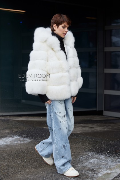 полушубок из белой лисы