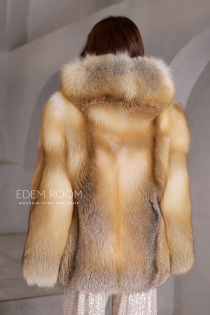 шуба из лисы с капюшоном