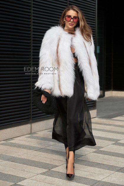 модная шуба из светлой лисы