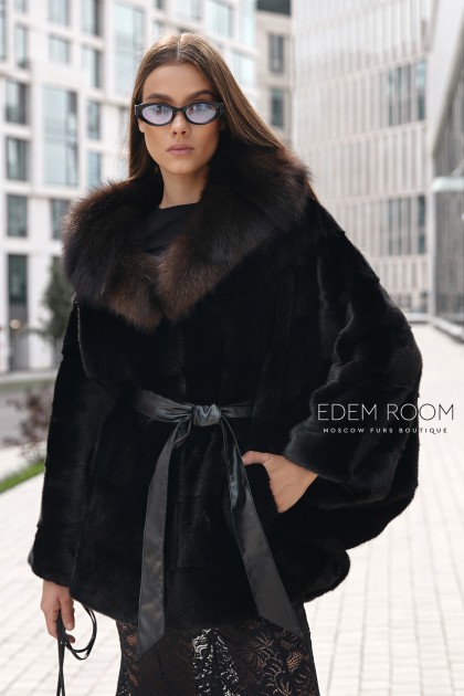 Главные тренды и модные шубы зимы in | Fur, Fashion trends, Fashion