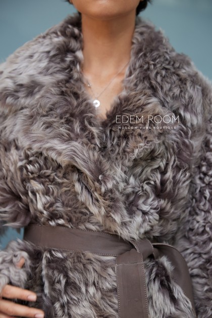 полушубок из меха тиградо