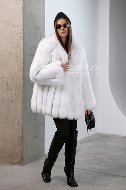 белый полушубок из меха песца