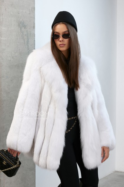 белый полушубок из меха песца