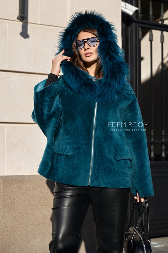 куртка - дублёнка с меховым капюшоном