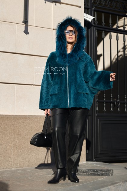 куртка - дублёнка с меховым капюшоном