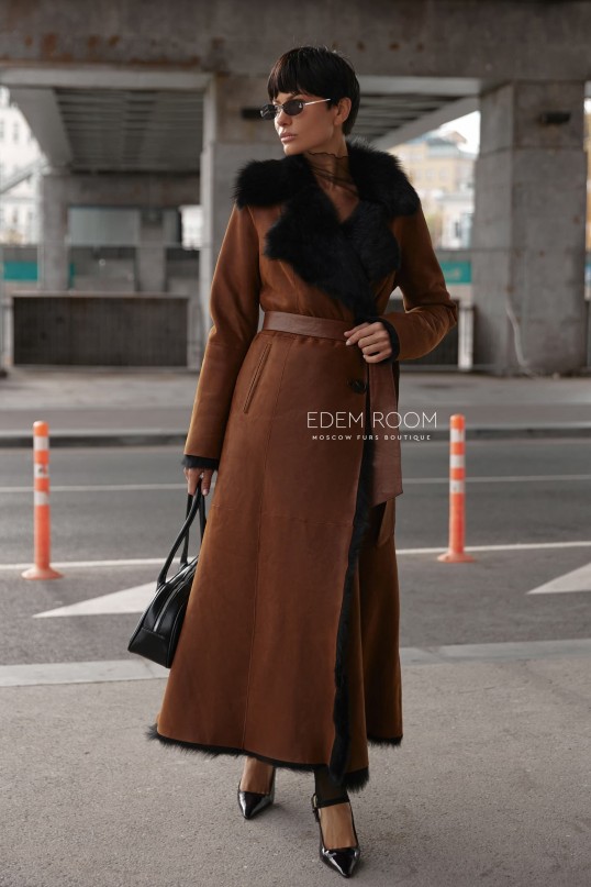 женская приталенная дублёнка