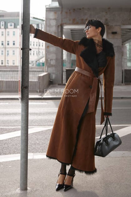 женская приталенная дублёнка