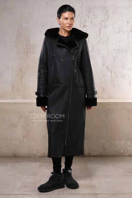 Женская дубленка с капюшоном