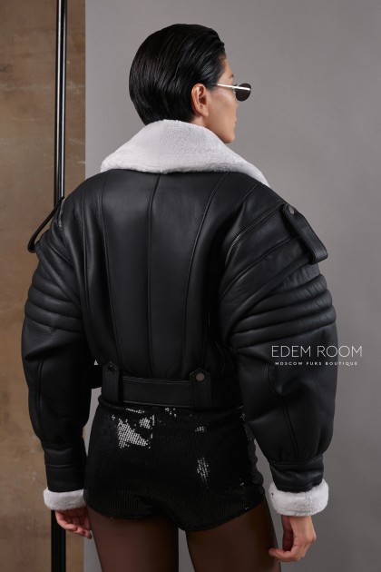 молодежная короткая дубленка