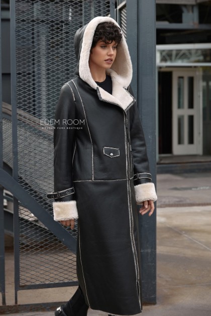 удлиненная дублёнка с капюшоном