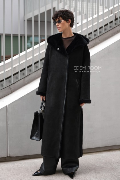 удлиненная дублёнка с капюшоном