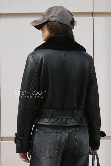 чёрная короткая дублёнка