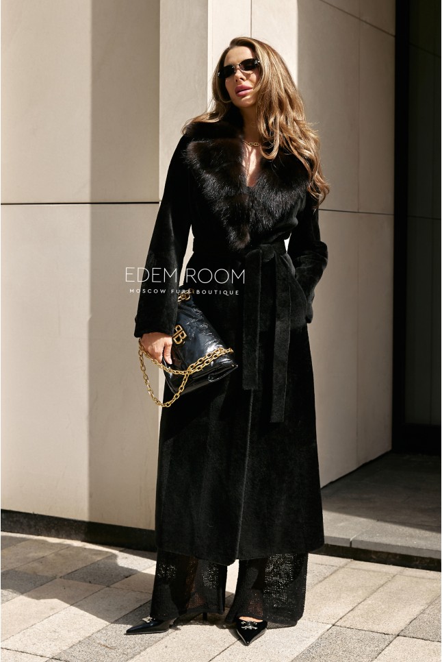 длинная дублёнка с воротником из куницы
