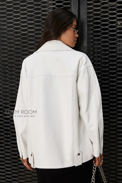 белая кожаная куртка