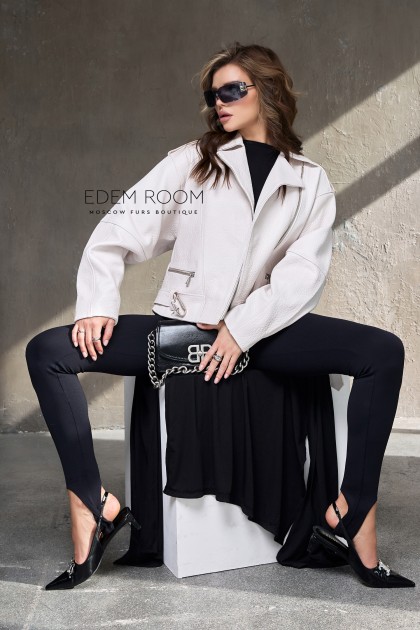 белая кожаная куртка