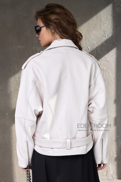 белая кожаная куртка