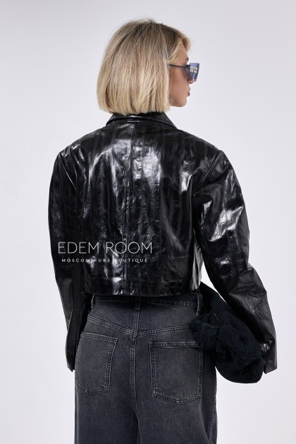 Короткий пиджак из кожи