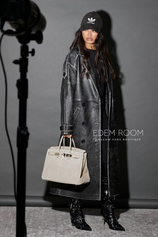 длинный тренч на пуговицах