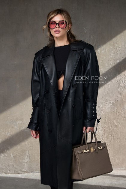 чёрный кожаный плащ