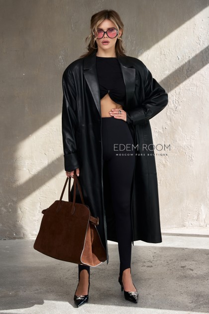 кожаный плащ с увеличенными плечами
