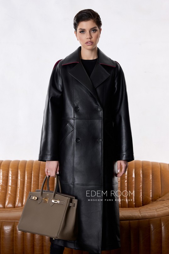 чёрный кожаный плащ