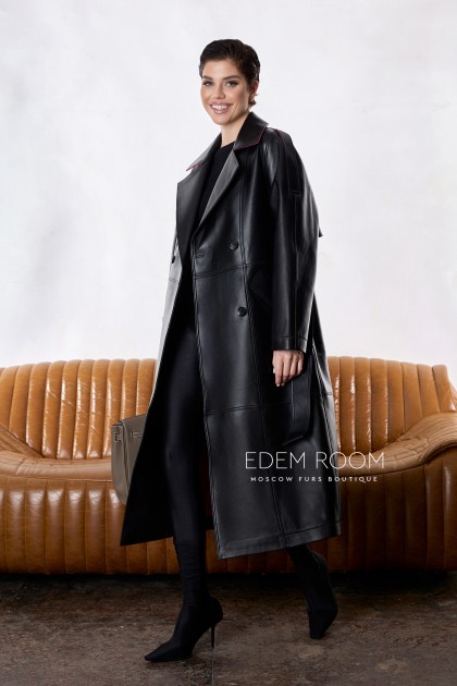 чёрный кожаный плащ