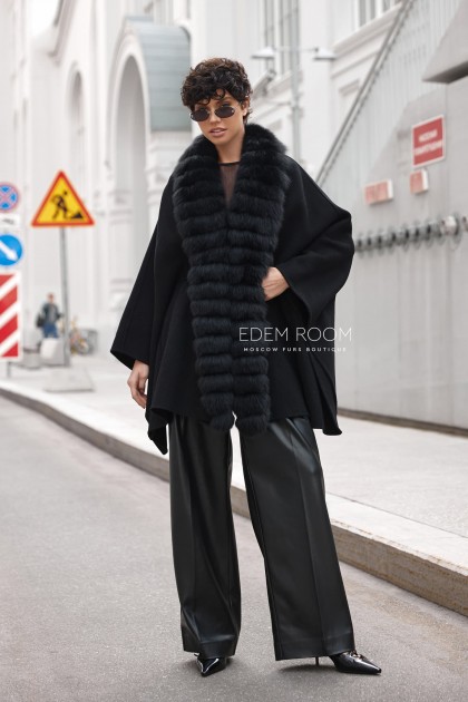 чёрное пальто с мехом 