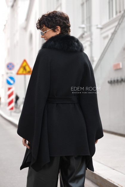 чёрное пальто с мехом 