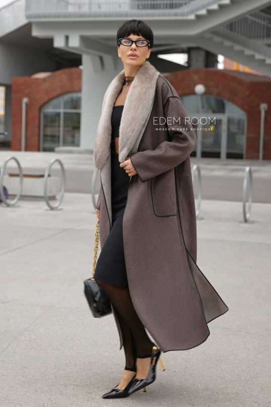 женское пальто с меховым воротником женское пальто с меховым воротником