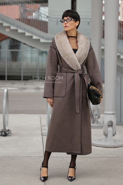 женское пальто с меховым воротником женское пальто с меховым воротником