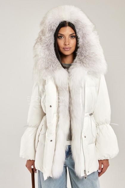 белая куртка - пуховик