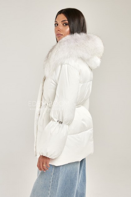 белая куртка - пуховик