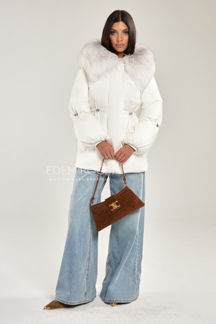 белая куртка - пуховик