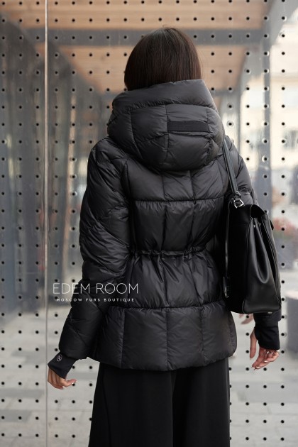 спортивная невесомая куртка - пуховик