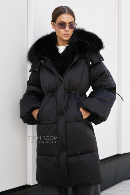 чёрное пуховое пальто с мехом