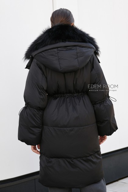 чёрное пуховое пальто с мехом